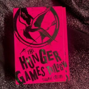The Hunger Games Propaganda Edition!